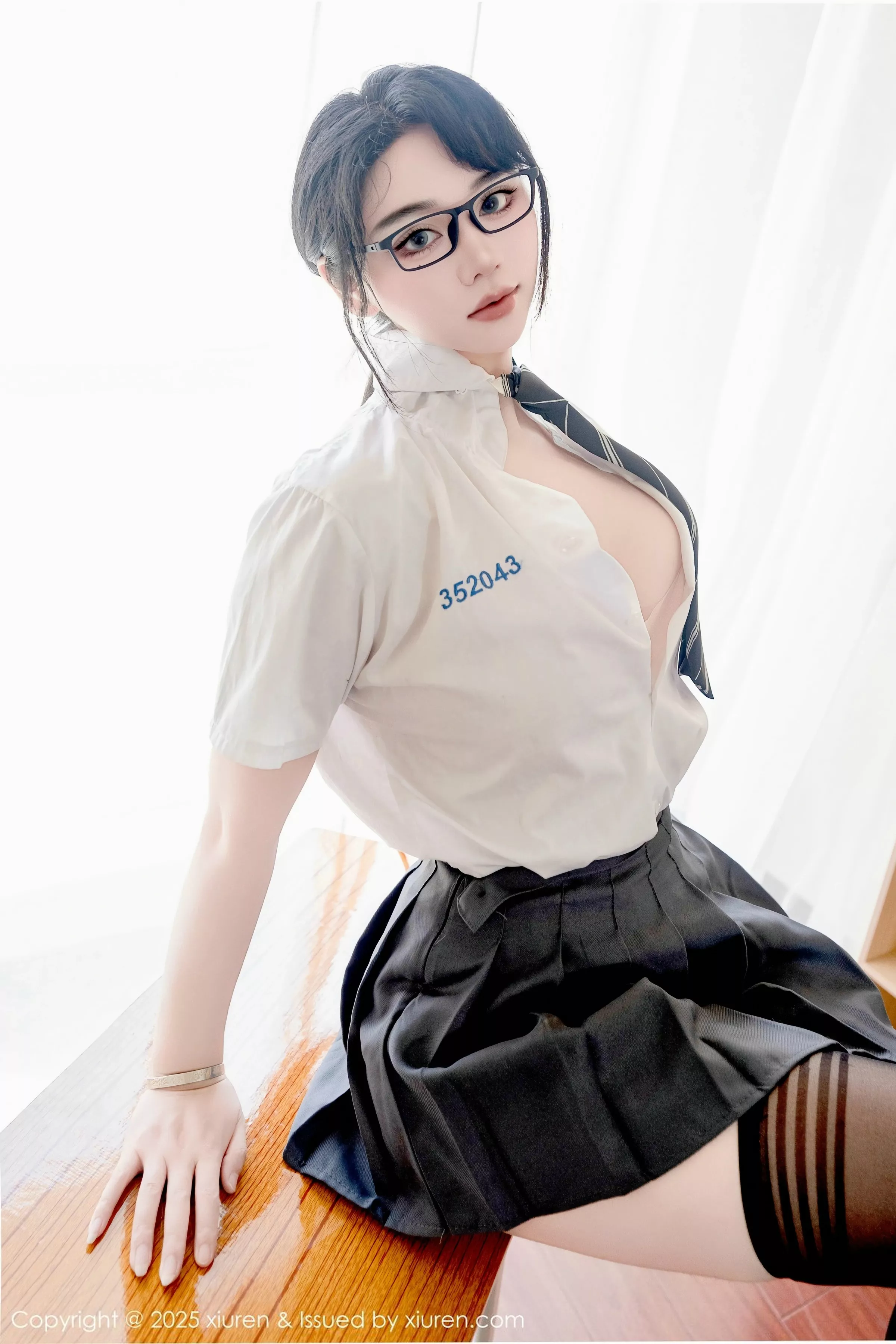 汐汐爱吃草莓写真