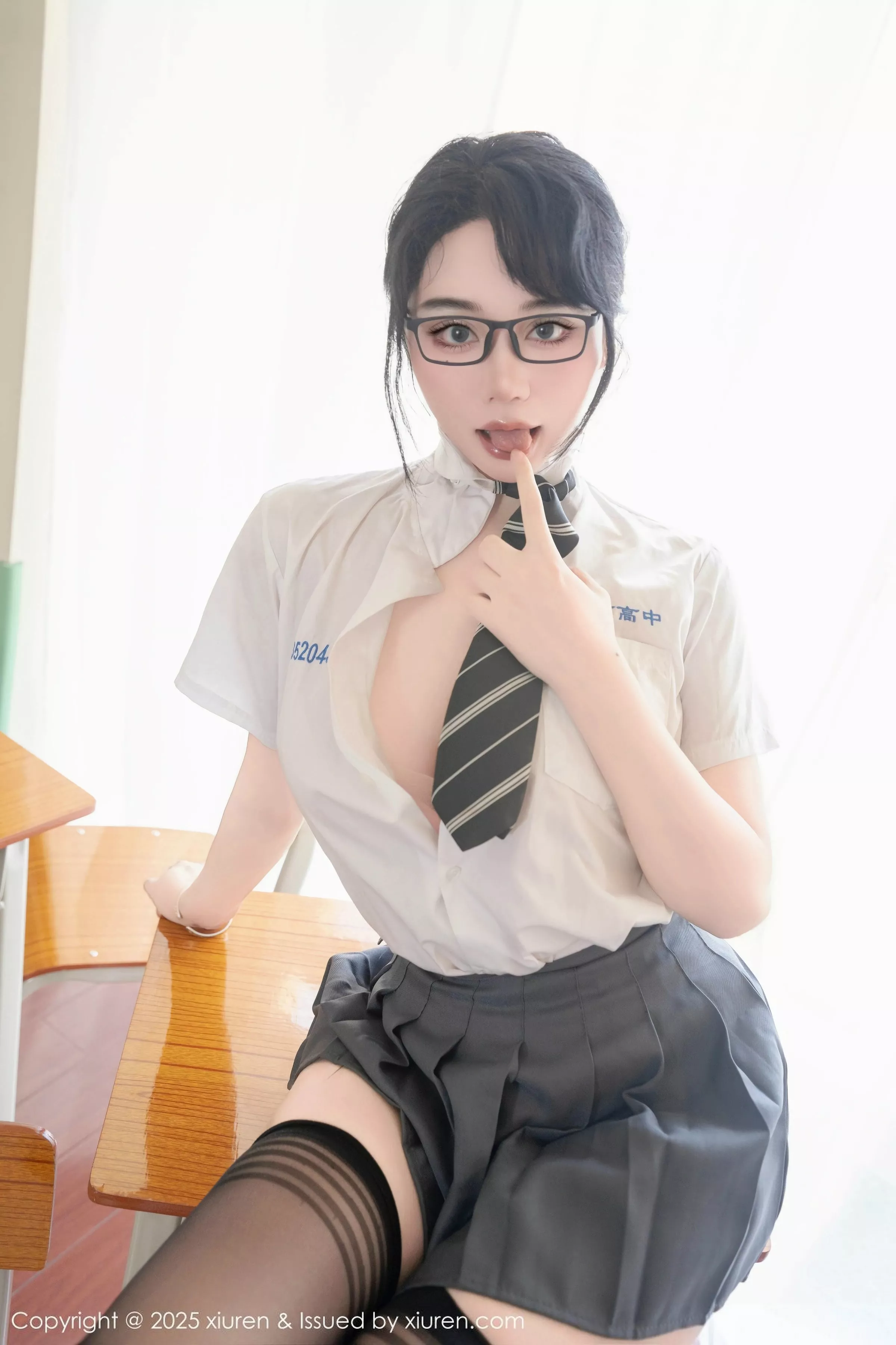 汐汐爱吃草莓写真