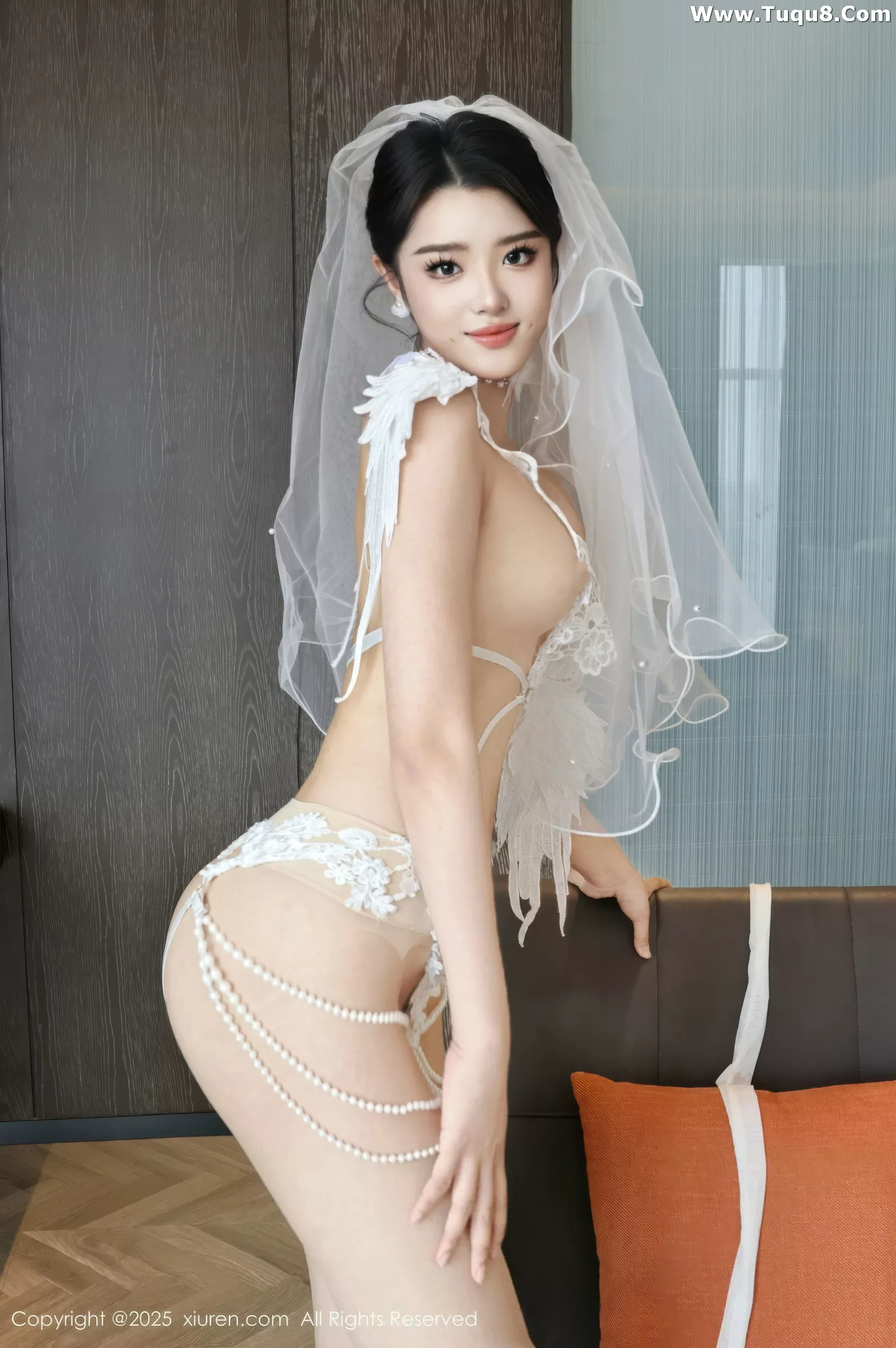 秀人集.com_[XiuRen秀人网]No.10559_新人模特糯梨子性感白色情趣婚纱配白色丝袜秀曼妙身姿诱惑写真70P