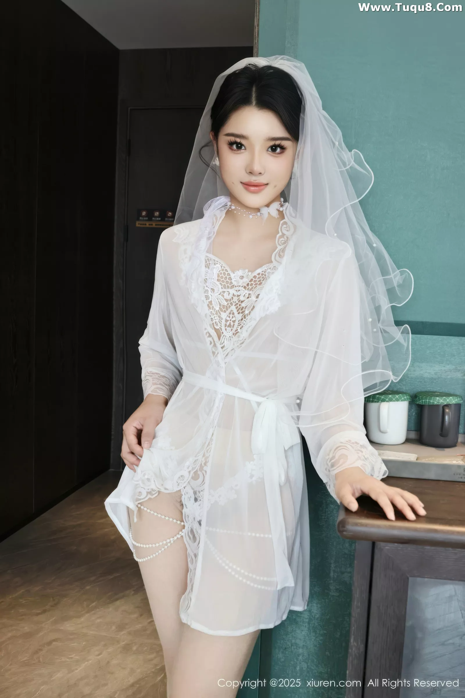 秀人集.com_[XiuRen秀人网]No.10559_新人模特糯梨子性感白色情趣婚纱配白色丝袜秀曼妙身姿诱惑写真70P