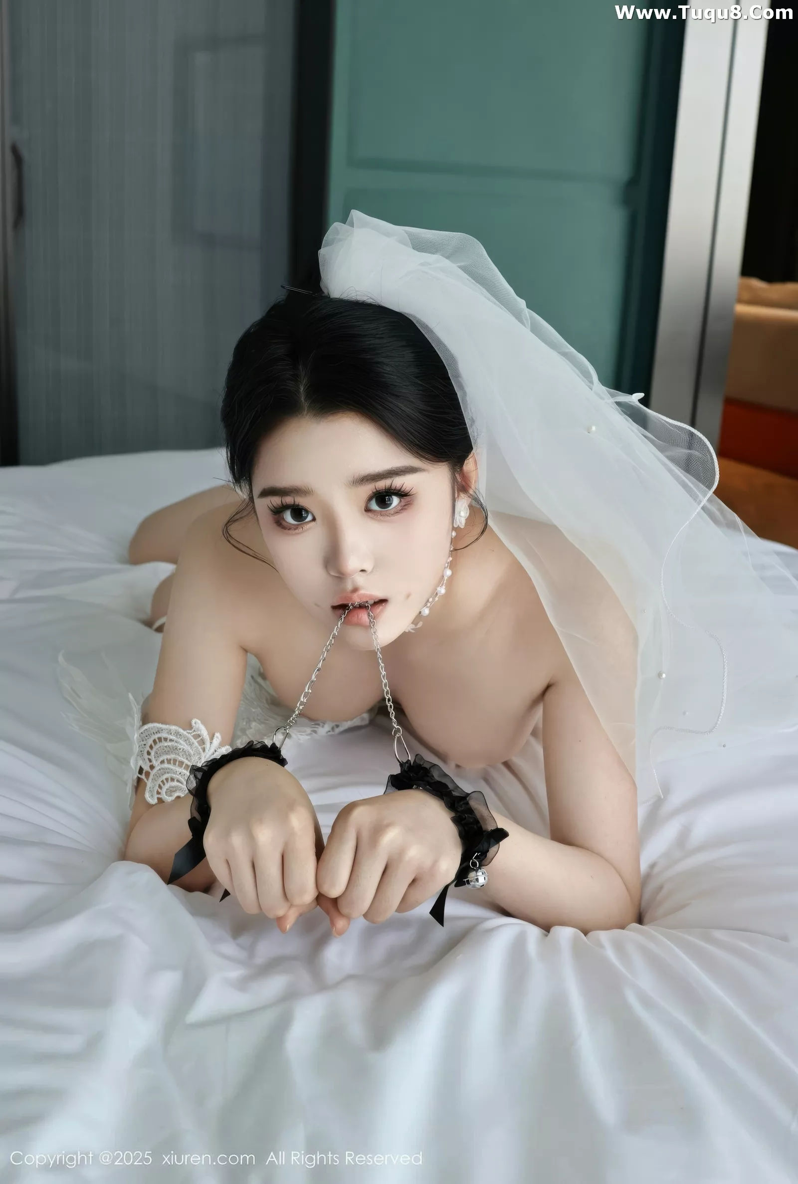 秀人集.com_[XiuRen秀人网]No.10559_新人模特糯梨子性感白色情趣婚纱配白色丝袜秀曼妙身姿诱惑写真70P