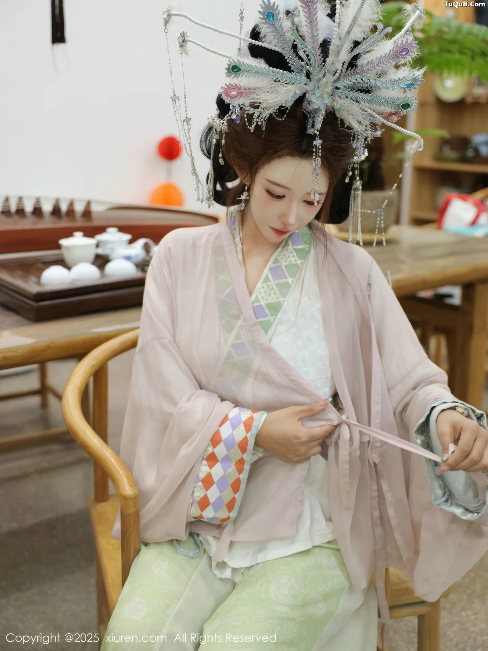 秀人集.com_[XiuRen秀人网]No.10736_模特金允希Yuki性感浅色古装薄纱服饰秀丰腴身材迷人诱惑写真80P