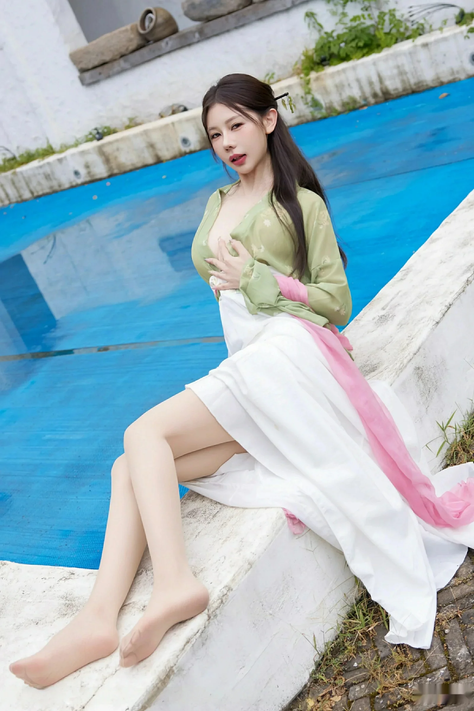 秀人集.com_[XiuRen秀人网]No.10834_模特尹甜甜sunny性感薄纱汉服装扮配超薄肉丝秀完美身材诱惑写真83P