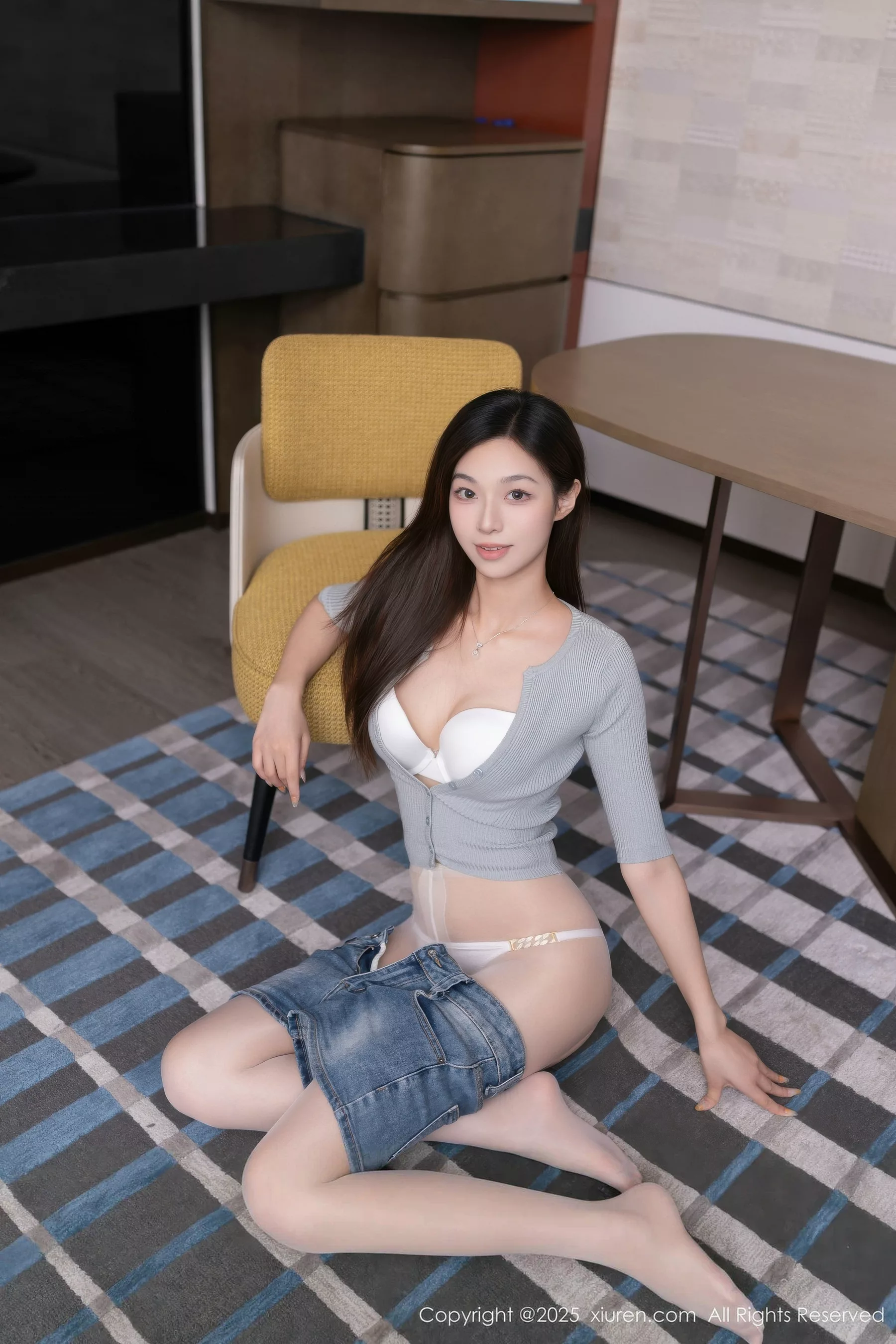 秀人集.com_[XiuRen秀人网]No.10881_模特kiki柚柚性感蓝色超短牛仔裤配原色丝袜秀凹凸身材诱惑写真80P