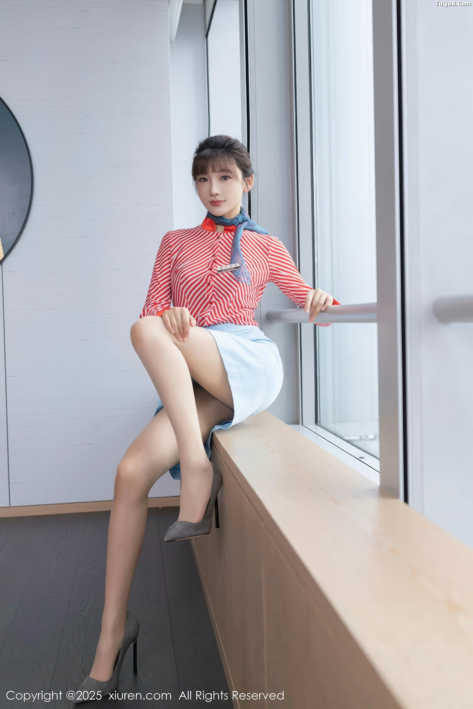 秀人集.com_[XiuRen秀人网]No.10932_模特陆萱萱性感条纹服饰露紫色蕾丝内衣秀柔美身姿迷人诱惑写真80P