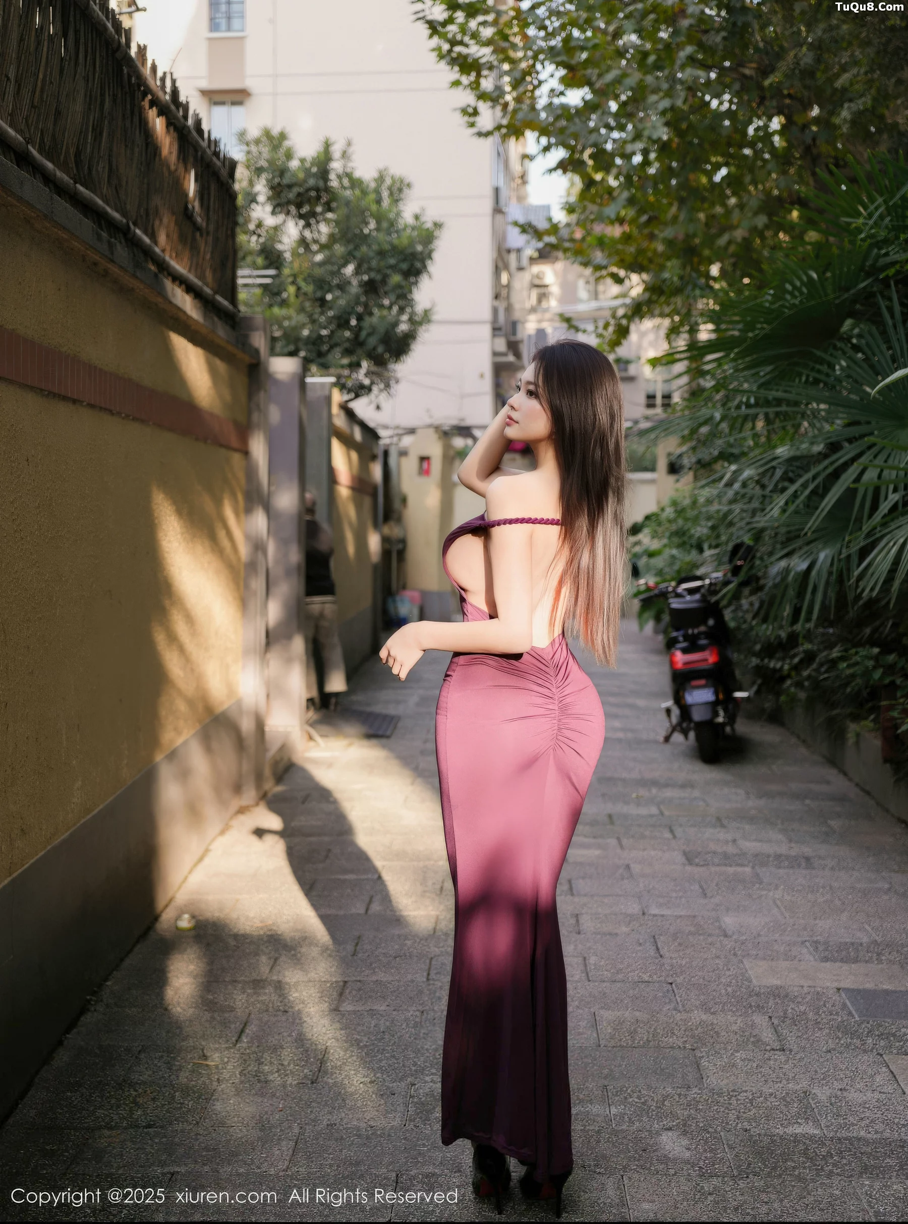 秀人集.com_[XiuRen秀人网]No.10979_新人模特Yuanbao性感紫色连衣裙露黑色情趣内衣秀丰满身材写真76P