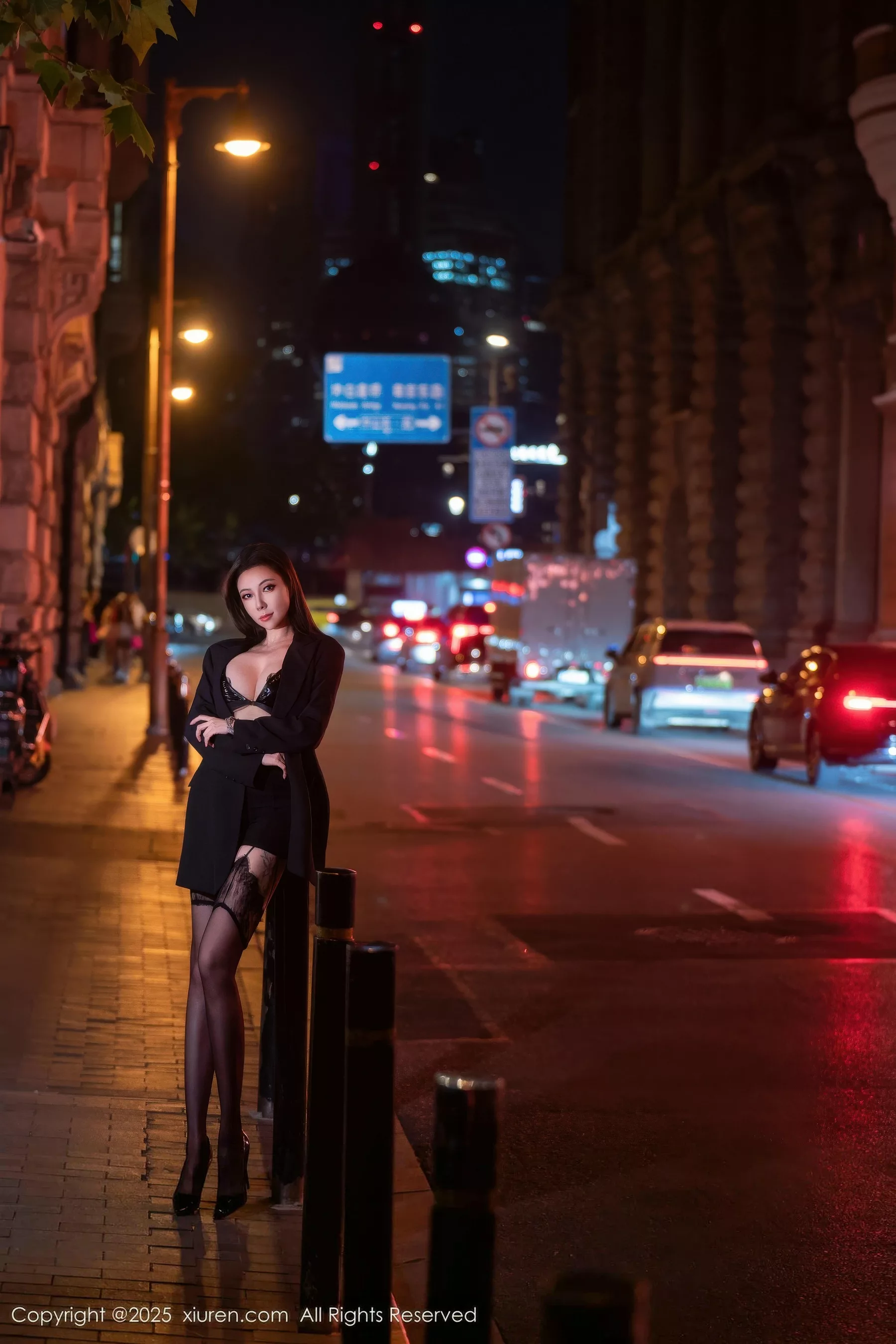 秀人集.com_[XiuRen秀人网]No.10899_御姐果儿Victoria性感黑色皮质情趣服饰配黑丝吊袜极致魅惑写真72P