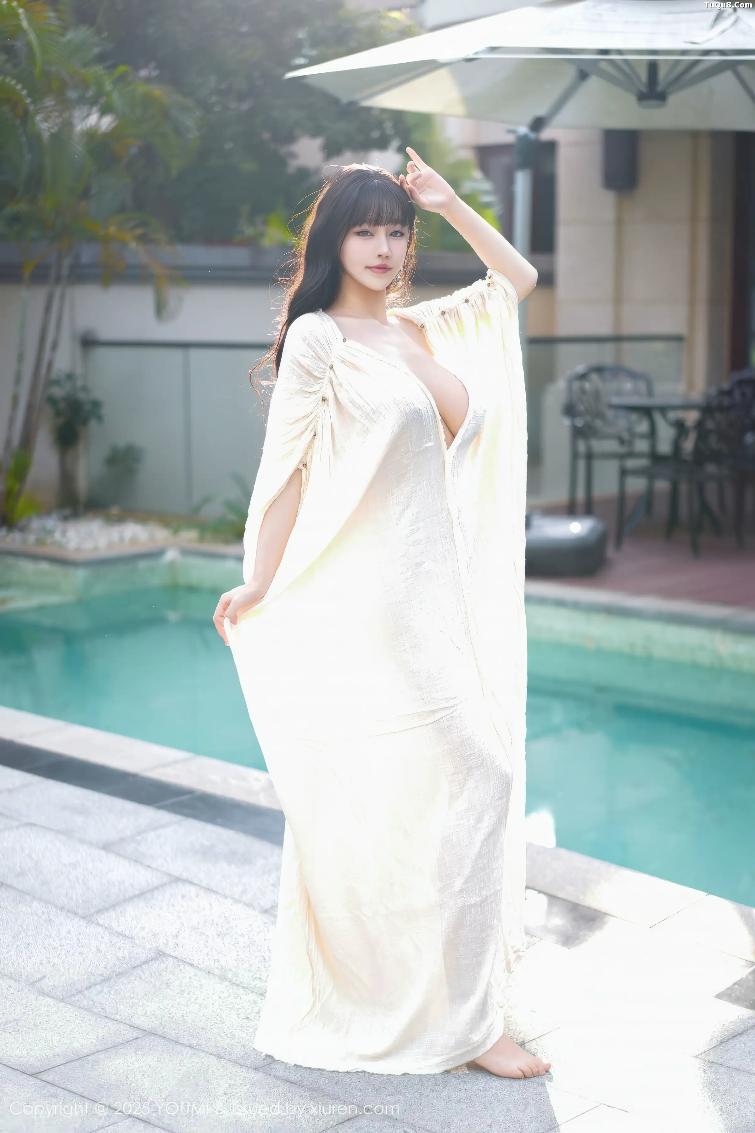 秀人集.com_[YouMi尤蜜荟]Vol.1185_女神朱可儿Flora户外泳池性感浅色浴袍秀雪峰美臀撩人诱惑写真85P