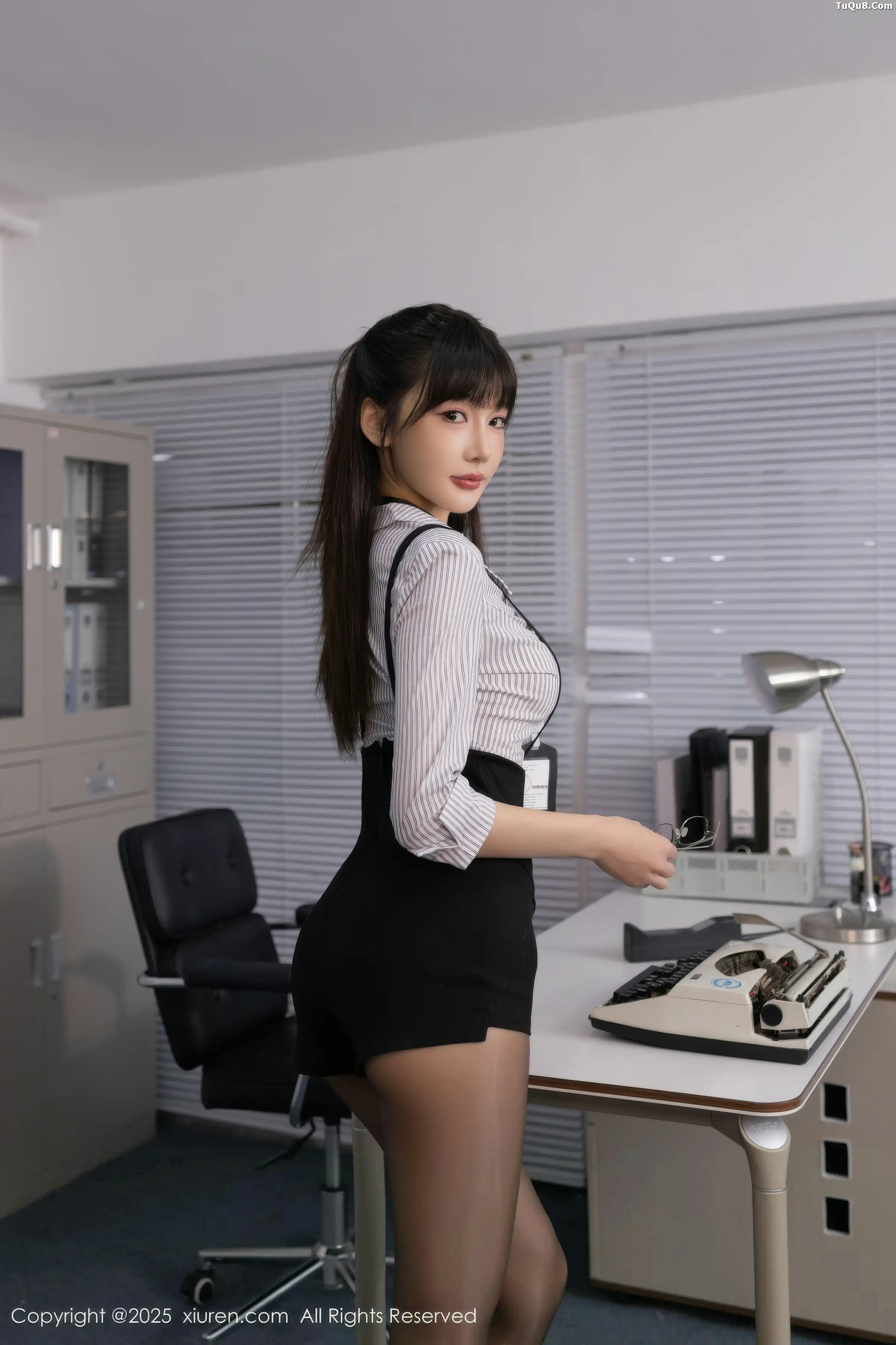 秀人集.com_[XiuRen秀人网]No.11070_模特陆萱萱性感衬衫配黑色吊带短裤露超薄黑丝秀柔美身姿诱惑写真80P