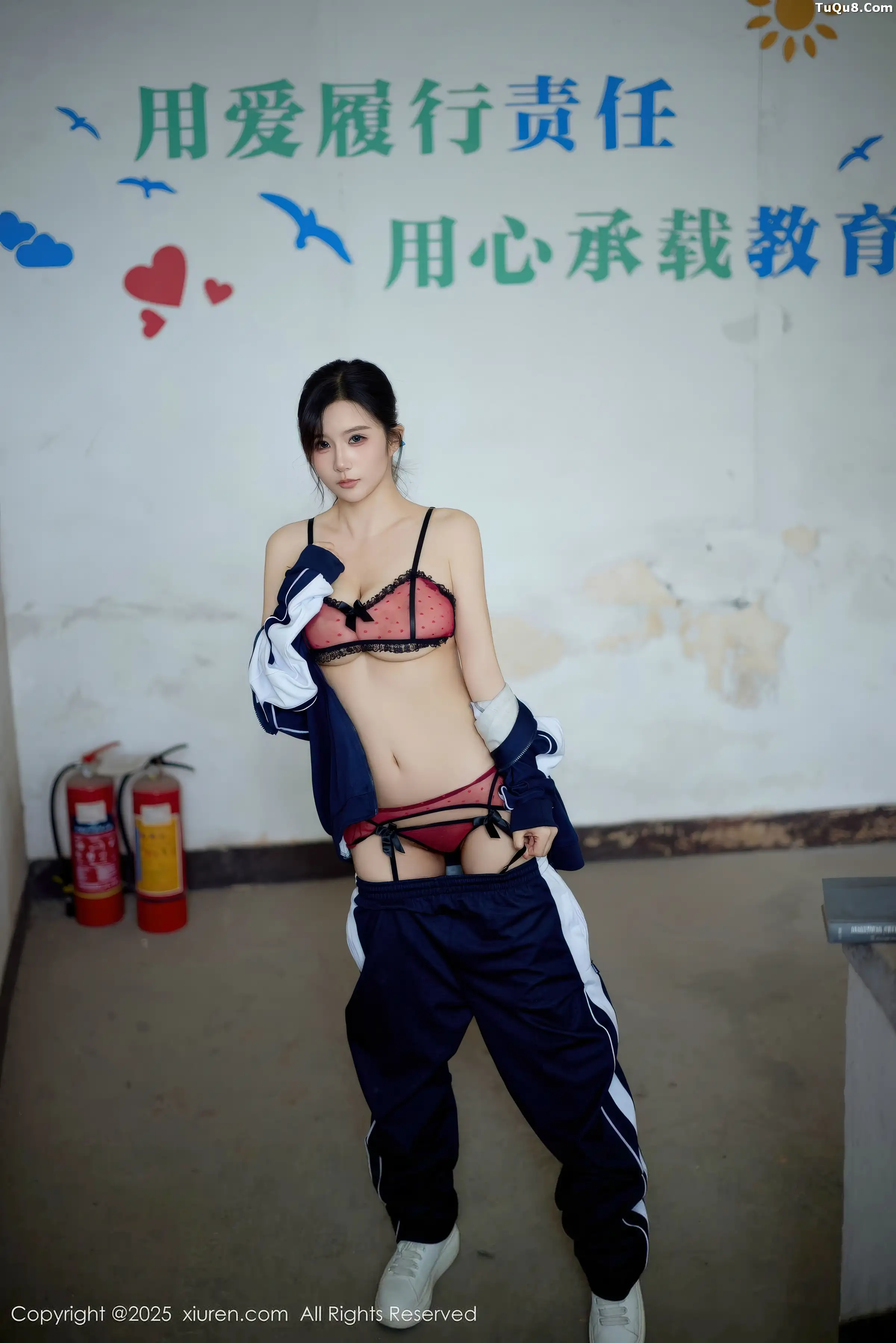 秀人集.com_[XiuRen秀人网]No.11103_模特小肉肉咪性感学生装露红色内衣配黑丝网袜秀凹凸身材写真72P