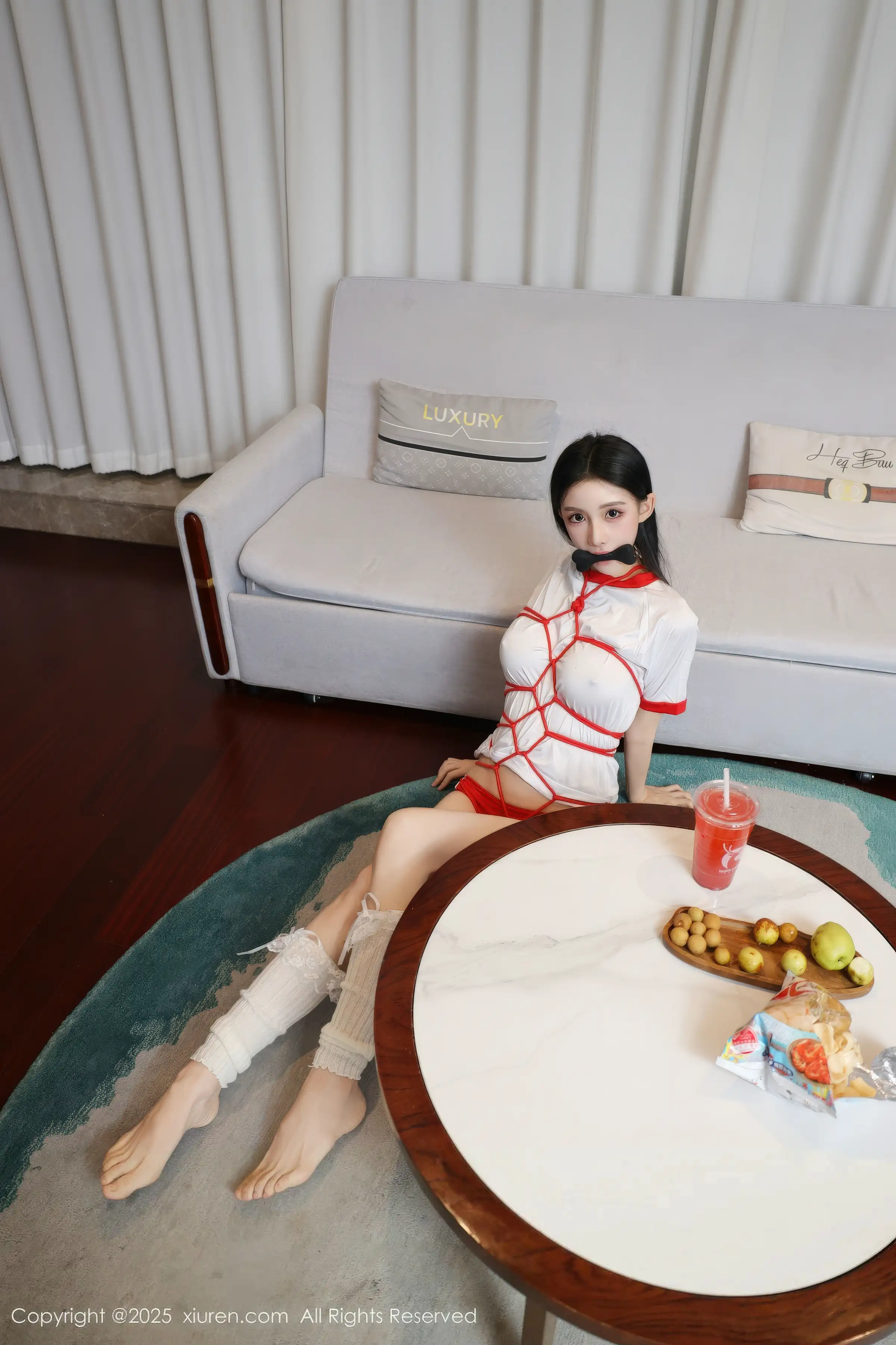 秀人集.com_[XiuRen秀人网]No.11110_新人模特许微微呀性感白色T恤配白色丝袜秀丰腴身材诱惑写真86P