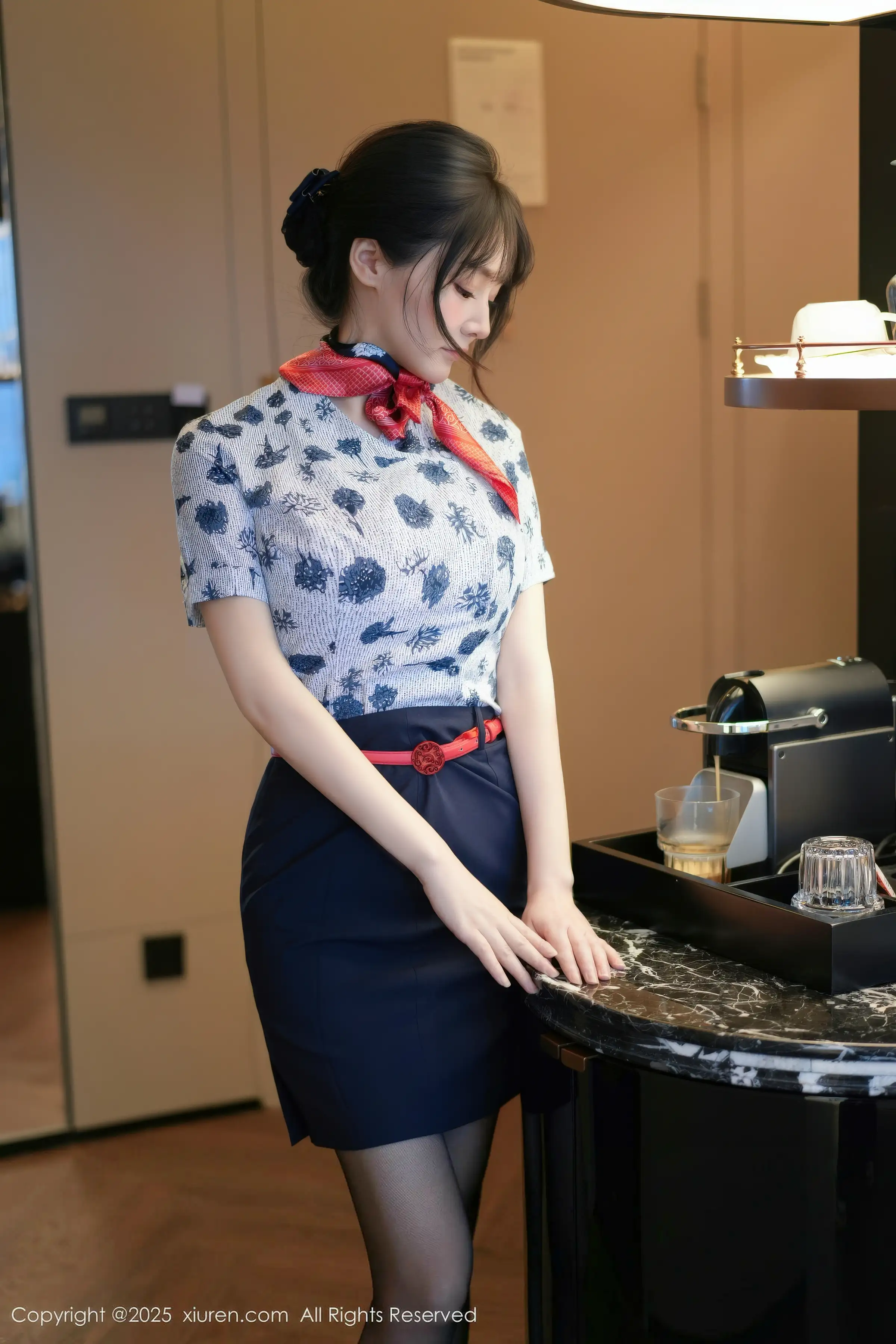 秀人集.com_[XiuRen秀人网]No.11115_模特沈南汐RuRu性感空姐制服露灰色内衣秀凹凸身材诱惑写真80P