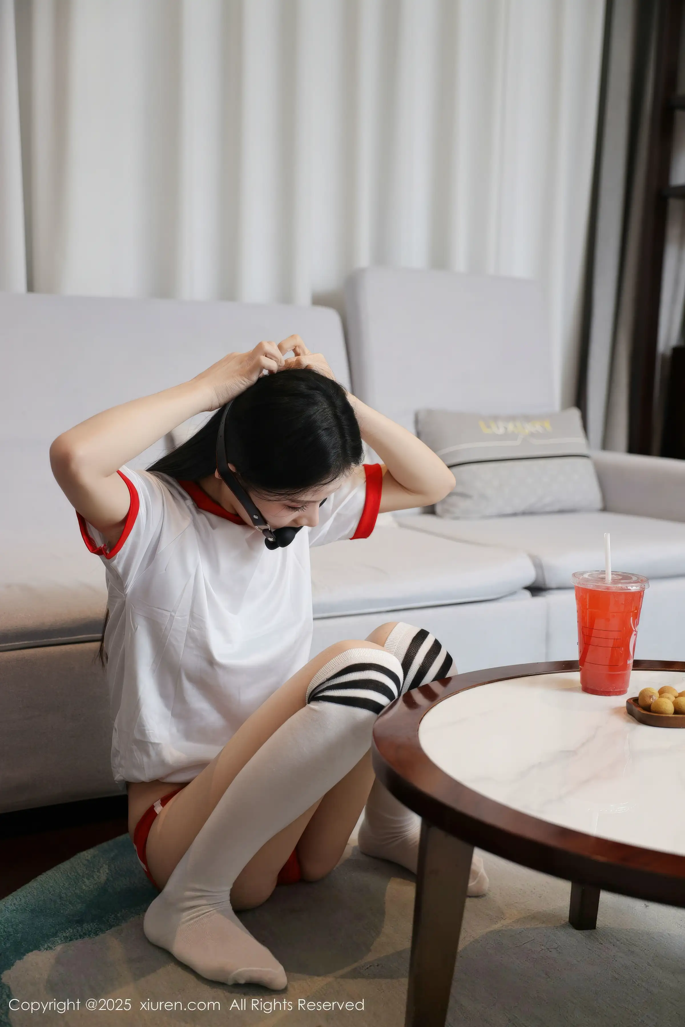 秀人集.com_[XiuRen秀人网]No.11110_新人模特许微微呀性感白色T恤配白色丝袜秀丰腴身材诱惑写真86P