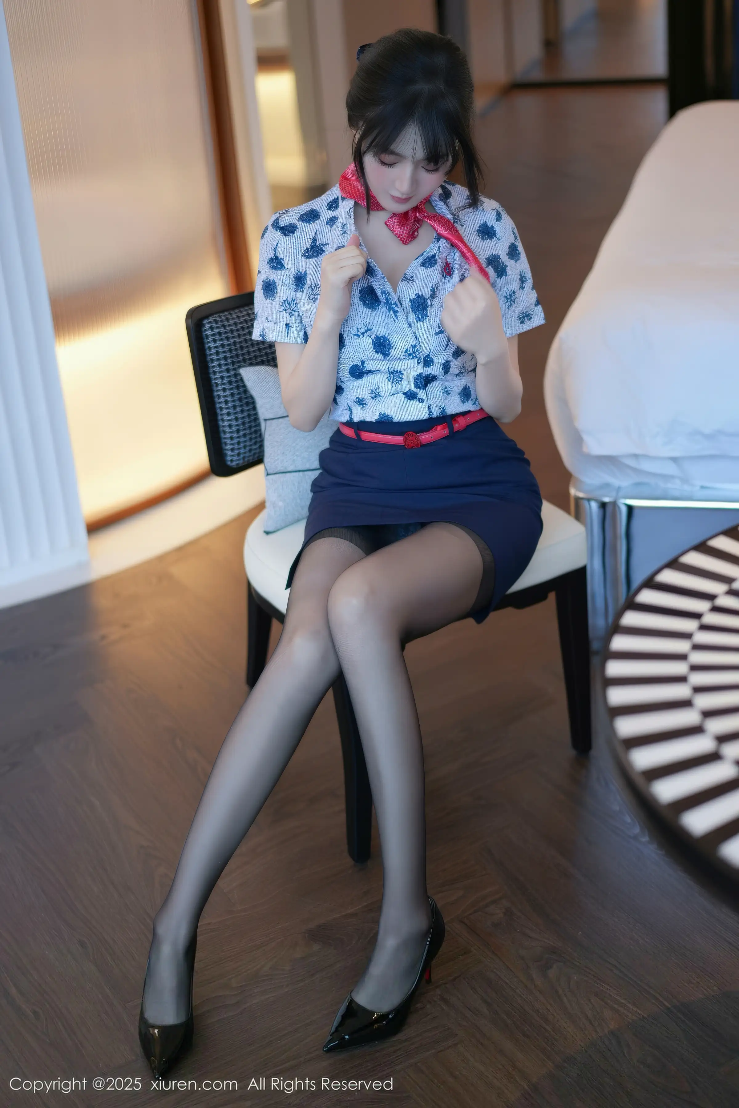 秀人集.com_[XiuRen秀人网]No.11115_模特沈南汐RuRu性感空姐制服露灰色内衣秀凹凸身材诱惑写真80P